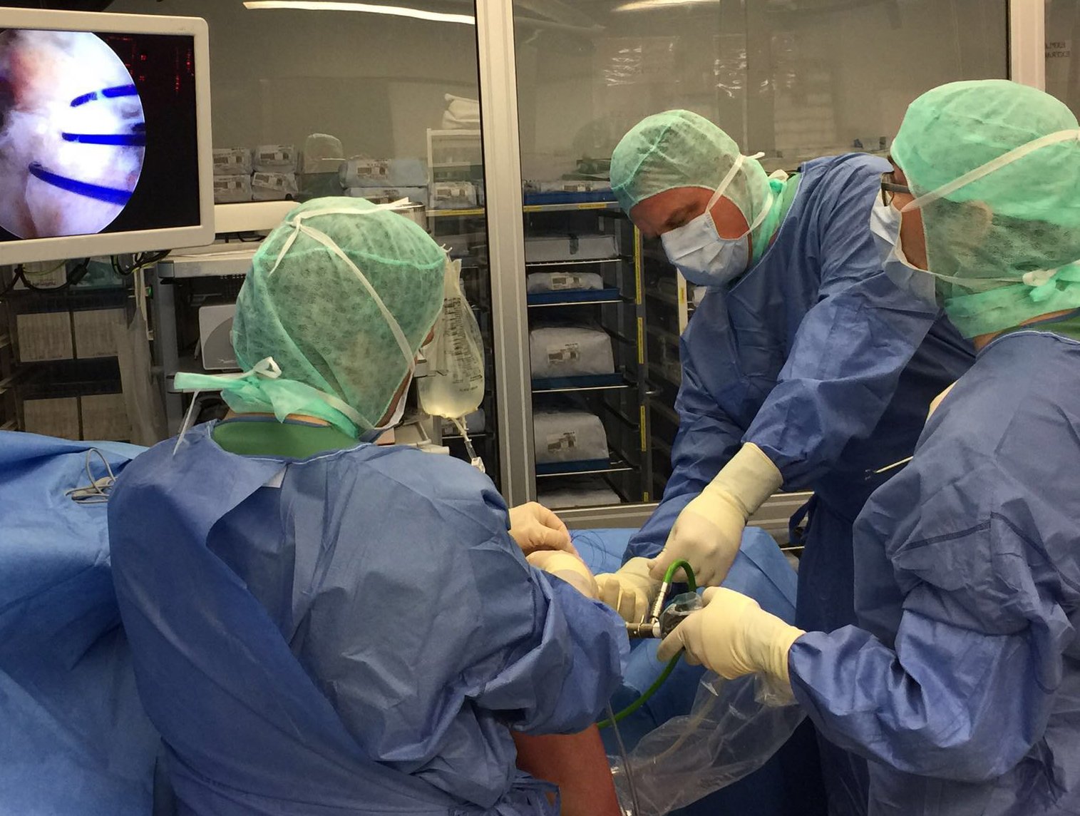 Knee arthroscopy surgical procedure